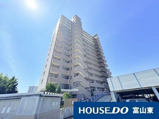 【外観】
日勤管理×オートロックエントランスを備えた、防犯面にも配慮されたマンション!