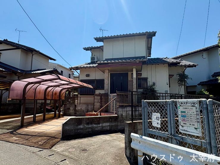 【外観】
■所在地:筑紫野市紫5丁目
■建物構造:木造
■駐車台数:1台可能
■現況:空家
■引渡日:即時