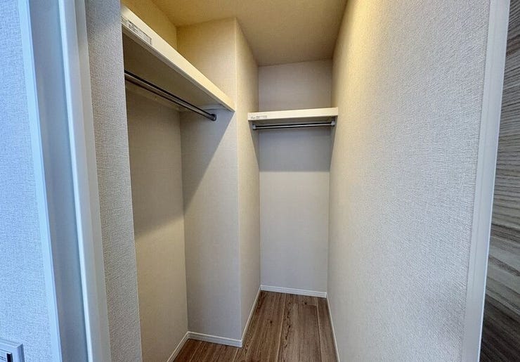 2部屋の洋室にはそれぞれウォークインクローゼット完備。