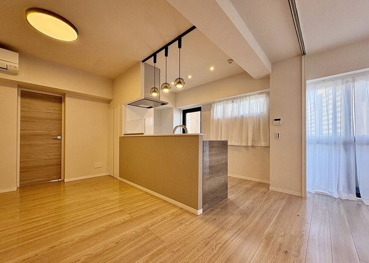 【外観】
11階の角部屋で通風・日当たり良好です!