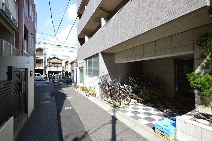 周辺は薬局・大型スーパー・コンビニはもちろんのこと、総合病院もありとても便利な住環境です!