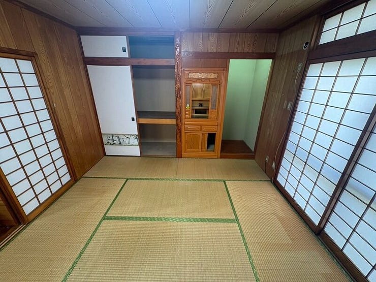客間やお子さまスペースにも使える和室です
