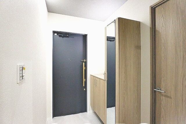 ■広々とした玄関には、収納力のあるシューズボックスがついているため、いつの間にか増えてしまう靴もたっぷり収納していただけます!