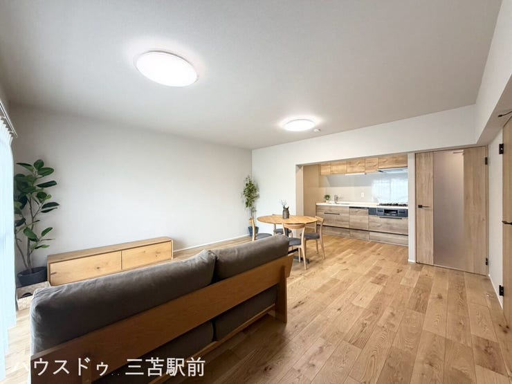 リビング~キッチンまでオープンな空間