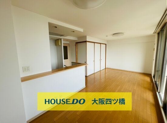 【リビング】
※賃貸前の室内写真となります。