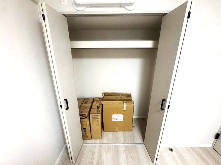 全居室にクローゼットがあります♪
家具を最小限にしてお部屋を広くすっきりとお使いいただけます。