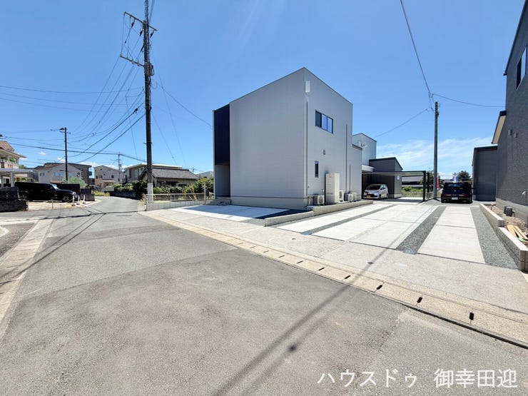 ■理想を叶える新しい暮らしの舞台■高いデザイン性と機能性を兼ね備えた住まい。ここで、家族の新しい物語が始まります。