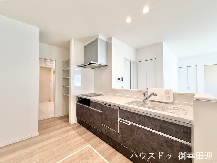 ■家族の「美味しい」が集まる舞台■高い機能性と美しいデザインを両立。料理する人も、待つ人も、笑顔になれる場所です。