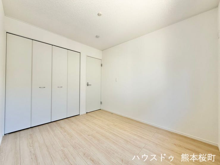 ■5.2帖洋室■寝室、書斎、趣味の部屋。家族の成長やライフスタイルに合わせ、様々な使い方ができる快適な空間です。