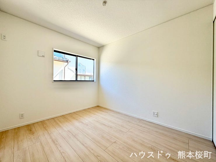■5.2帖洋室■寝室、書斎、趣味の部屋。家族の成長やライフスタイルに合わせ、様々な使い方ができる快適な空間です。