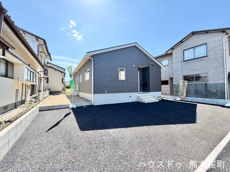 ■車と趣味の幅が広がる場所■単なる駐車スペースではない、洗車やタイヤ交換、DIYにも使える多目的な屋外スペースです。