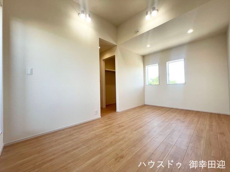 ■2階7.5帖洋室■心からリラックスできる静けさ、上質な眠りで、毎日をリセットします。明日への活力を養う空間です。