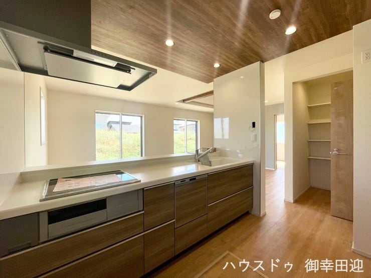 ■家族の「美味しい」が集まる舞台■高い機能性と美しいデザインを両立。料理する人も、待つ人も、笑顔になれる場所です。
