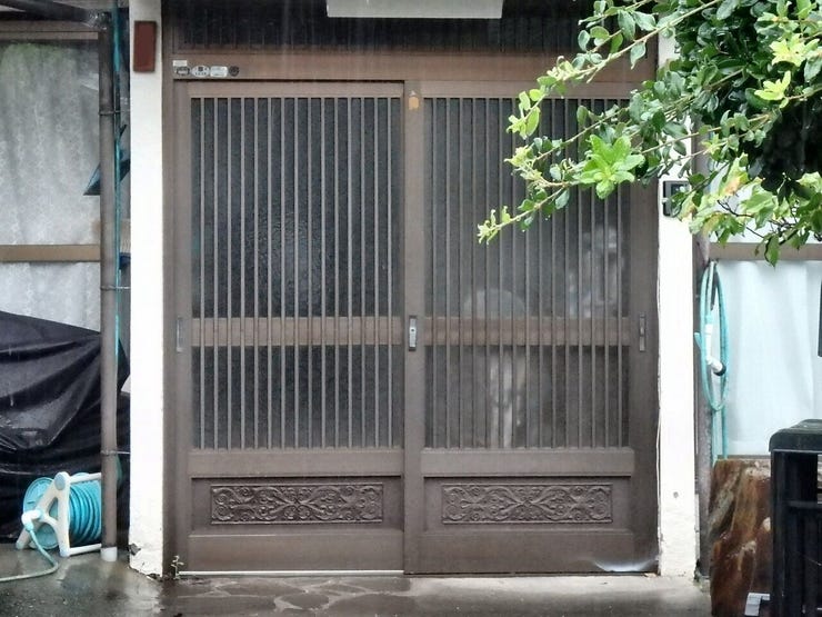 玄関(雨天時)