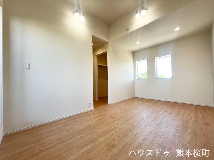 ■2階7.5帖洋室■心からリラックスできる静けさ、上質な眠りで、毎日をリセットします。明日への活力を養う空間です。
