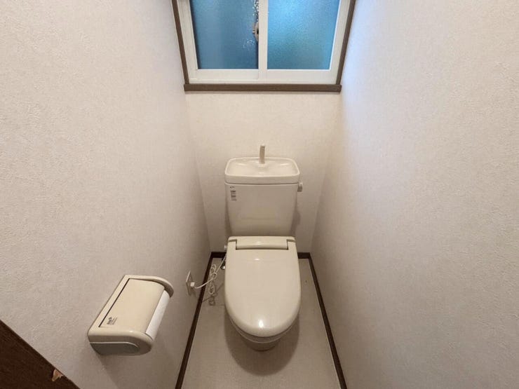 室内(2026年8月)撮影
◎本日案内可能◎
トイレは各階にあり、どちらも便利な手洗い付きトイレです!