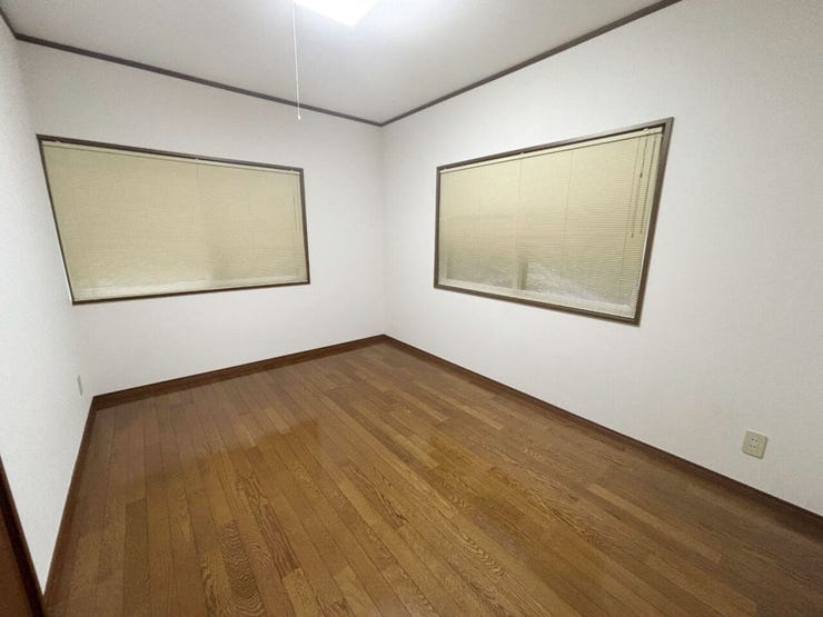 室内(2026年8月)撮影
◎本日案内可能◎
窓を2箇所開けることで効率的な空気の通り道ができ、短時間でしっかりと部屋の換気が行えます◎