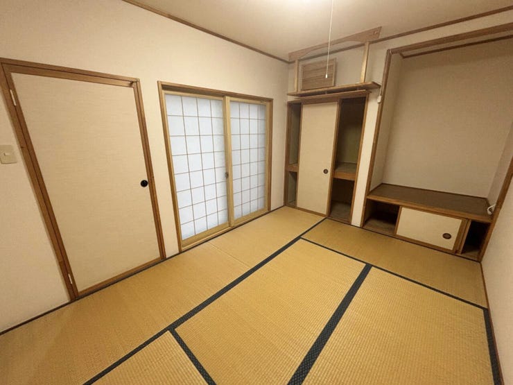 室内(2026年8月)撮影
◎本日案内可能◎
2面採光で風通りも確保でき、心地よい空間にしてくれます♪