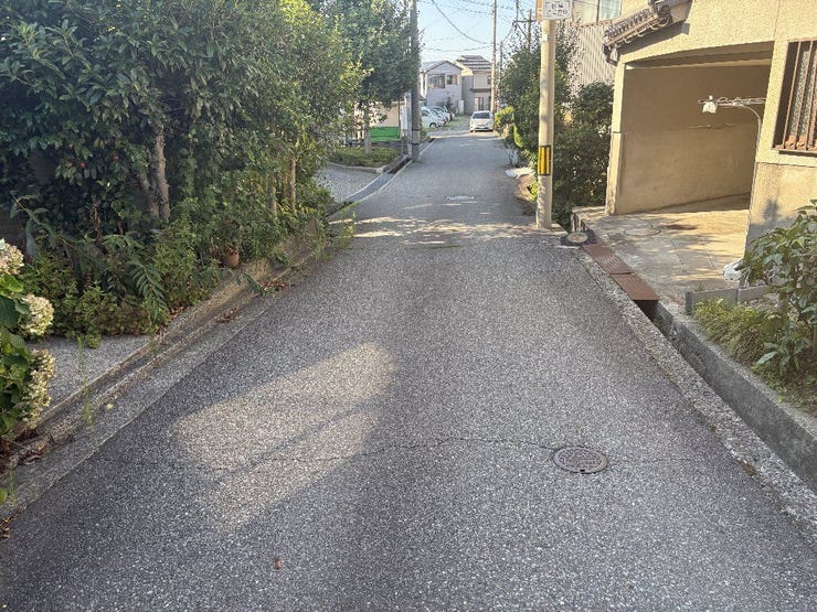 道路幅は3.8mございます。