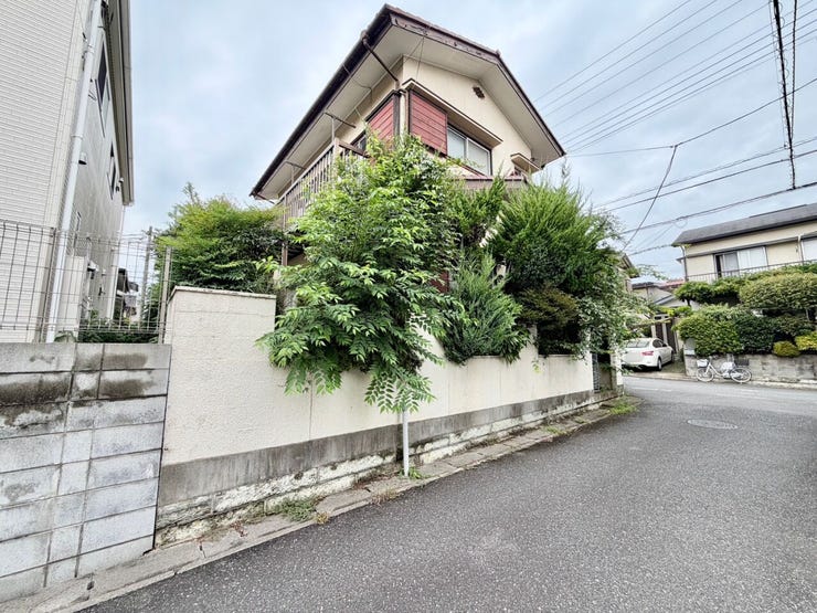 周辺はスーパー、ドラッグストア等々が点在しており、暮らしやすい環境となっています!