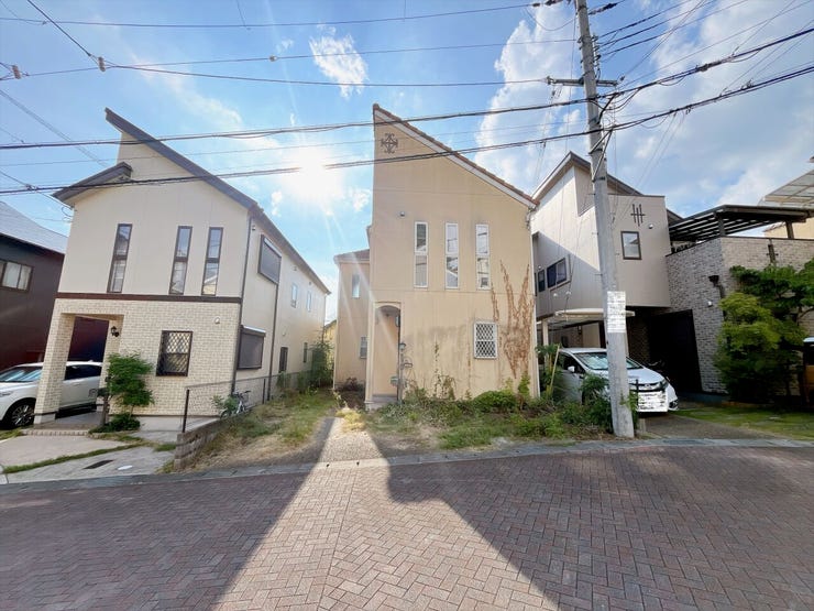 静かで落ち着いた閑静な住宅地です。
子育て世代の生活環境としても最適です◎