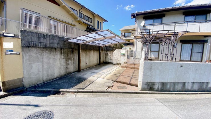 住宅地のため周辺は車の通行量も少なく、通勤・登園・通学・ショッピングなど日々の往来も快適です。