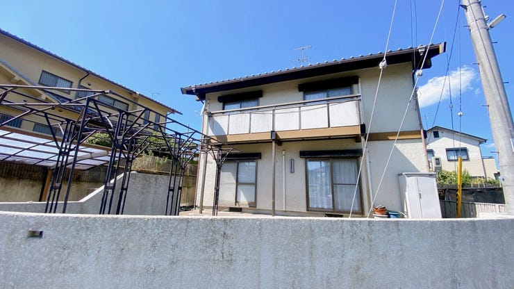 周辺に高い建物がなく日当たり良好な立地です。