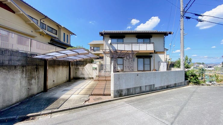 あたたかな陽が差し込み、優しい風が吹き込む陽当り・通風良好な立地です。