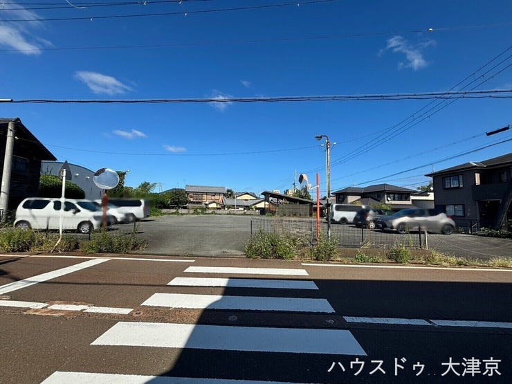 【外観】
陽当り良好な300坪の敷地