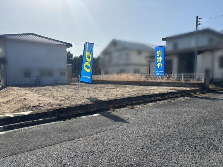 隣地との境界も分かりやすく、建築プランが立てやすい平坦地。