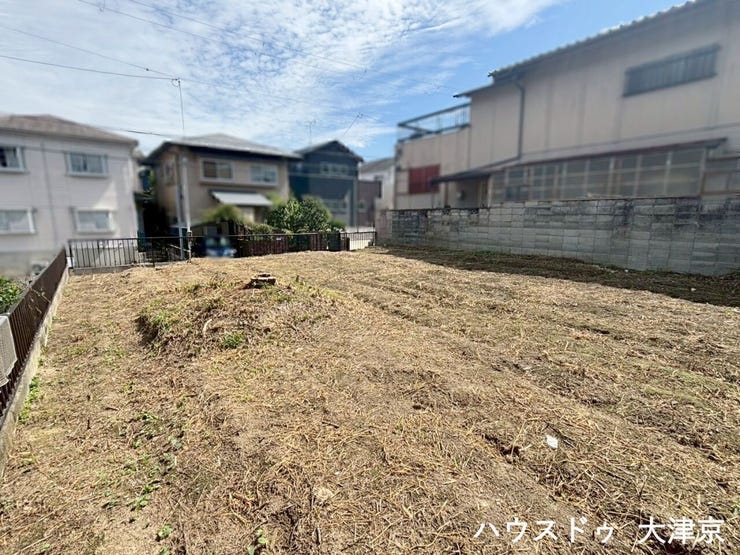 建築条件なしで自由に建てられます!
お好きなハウスメーカー・工務店を選べ、間取りの自由度が高い点は大きな魅力です。