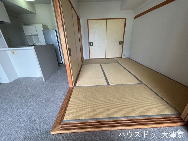 引き戸を開ければLDKと一体化する、使い勝手の良い6帖和室(画像の一部を加工しております)