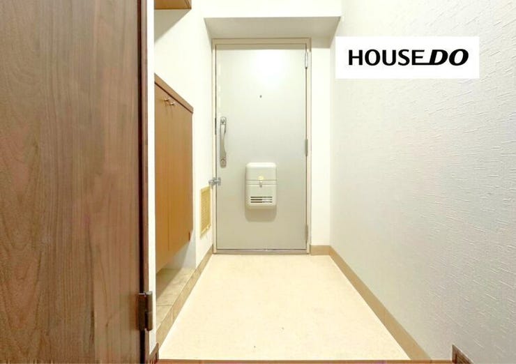 玄関はたっぷり靴を置くことのできる広々空間!
