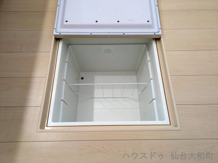 ※参考写真(床下収納庫)