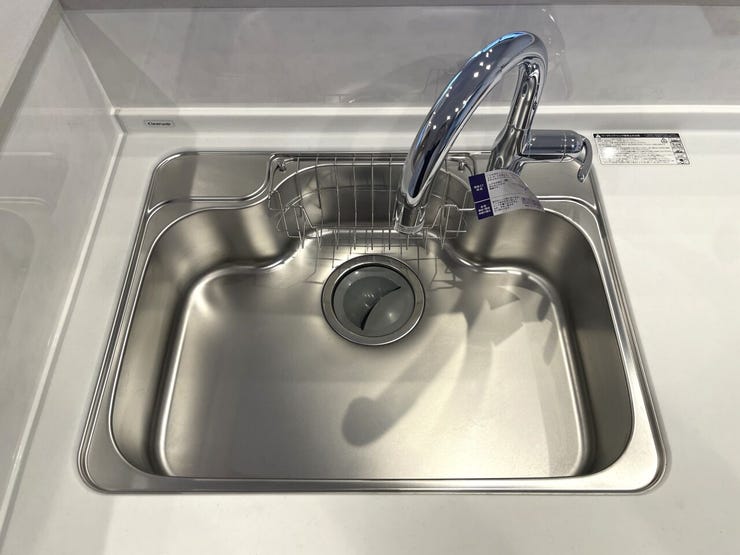 ◇オールインワン浄水栓◇
浄水器一体型なので、ワンタッチでいつでもきれいなおいしいお水を飲むことができます。機能的且つコンパクトなのもうれしいポイント。