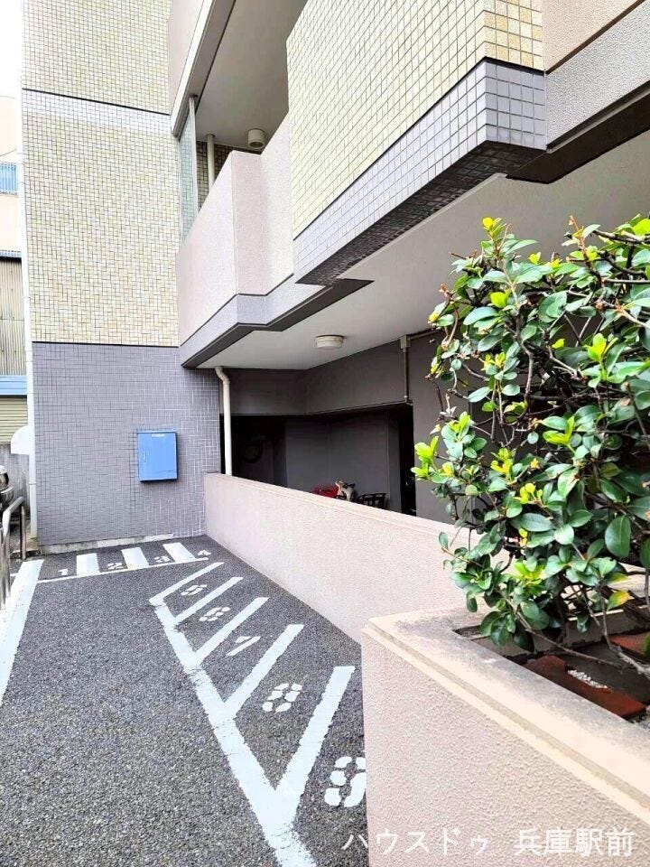 バイク置き場、駐輪場
