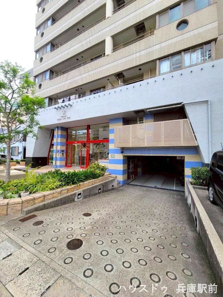 建物内駐車場入り口