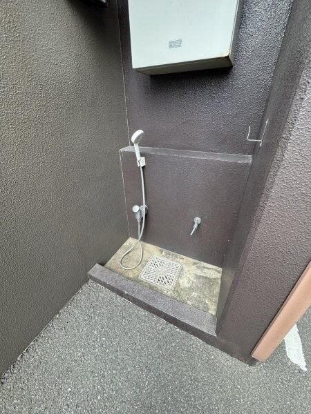ペットのお散歩後は、足を洗ってからお部屋に帰れますね!