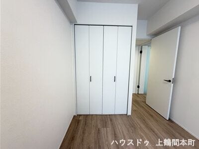 暮らしやすさを高める、収納充実のプライベート空間です
収納があることで、お部屋本来の広さをしっかり感じられる空間設計
お気に入りの洋服や小物もきれいに整理できるクローゼット付き