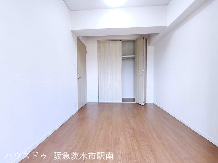 洋室5.7帖のお部屋
バルコニーあります