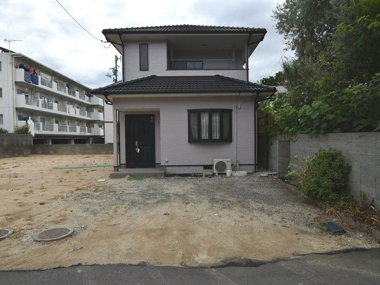 外観を西側より撮影