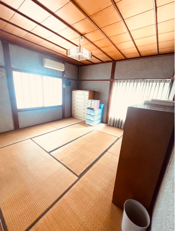 昔ながらの風情が残る、心落ち着く和室