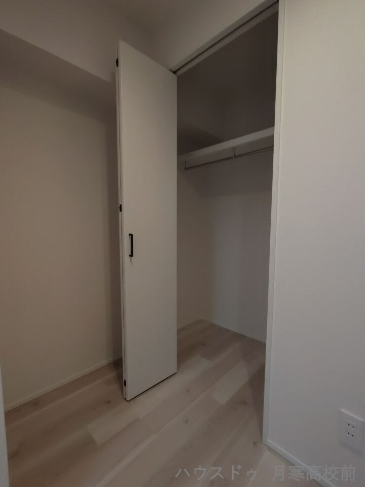 5.7帖洋室 収納