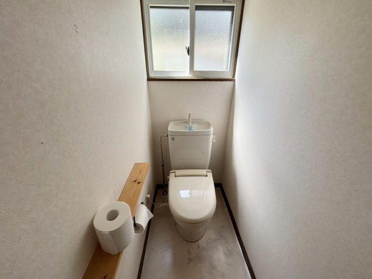 室内(2026年8月)撮影
◎本日案内可能◎
トイレは各階にあり、どちらも便利な手洗い付きトイレです!