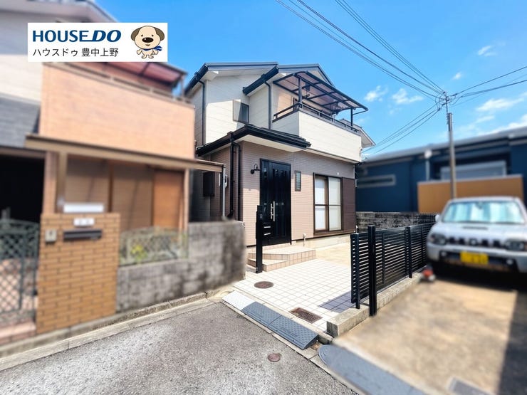 静かで落ち着きある立地。周辺は戸建が立ち並び前面道路も交通量が少なく小さなお子様がいるご家庭でも安心です。お車での移動もスムーズな立地!