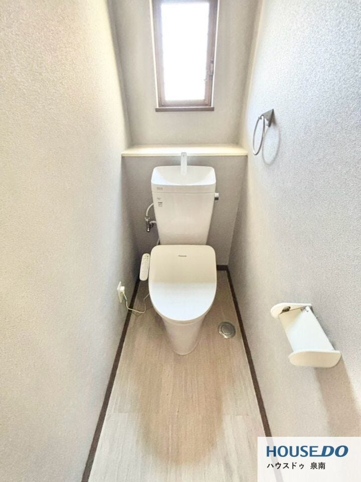 お掃除しやすい素材と機能にこだわった、シャープなフォルムのトイレはいつまでもキレイが続きます。
