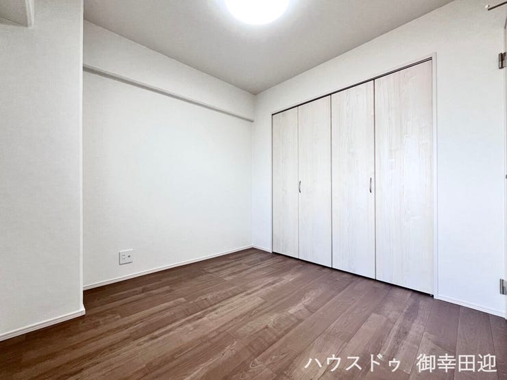 ■洋室②■寝室、書斎、趣味の部屋。家族の成長やライフスタイルに合わせ、様々な使い方ができる快適な空間です。