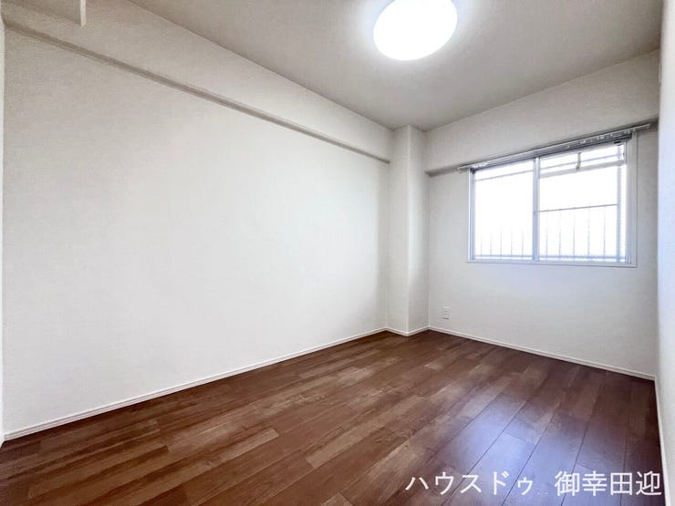 ■洋室③■寝室、書斎、趣味の部屋。家族の成長やライフスタイルに合わせ、様々な使い方ができる快適な空間です。