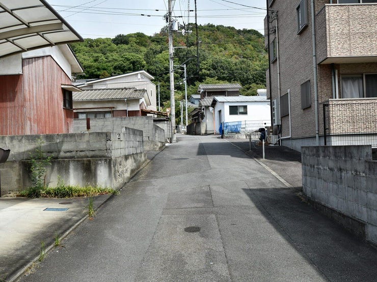 東側道路