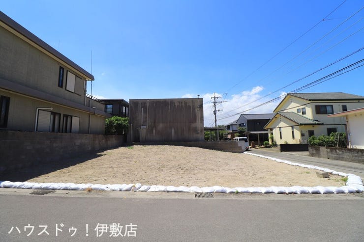 【外観写真】
「他社で住宅ローンに落ちてしまった」「車のローンが残っている」など、住宅ローンでお困りの方はぜひ一度弊社までご相談ください。
